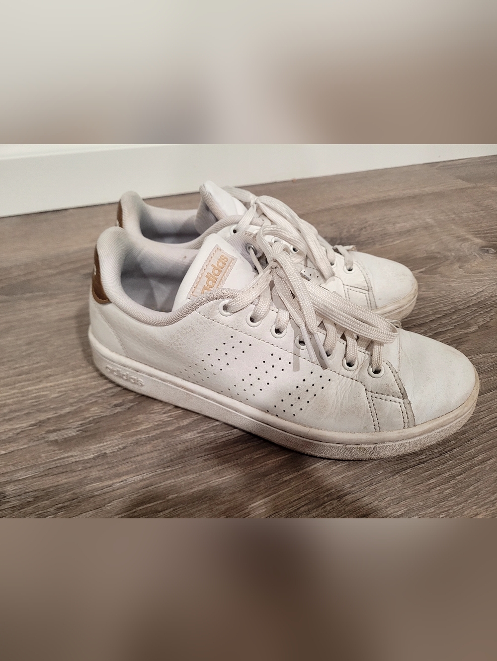 Women's ADIDAS Advantage Copper Metallic Size 7 Shoes